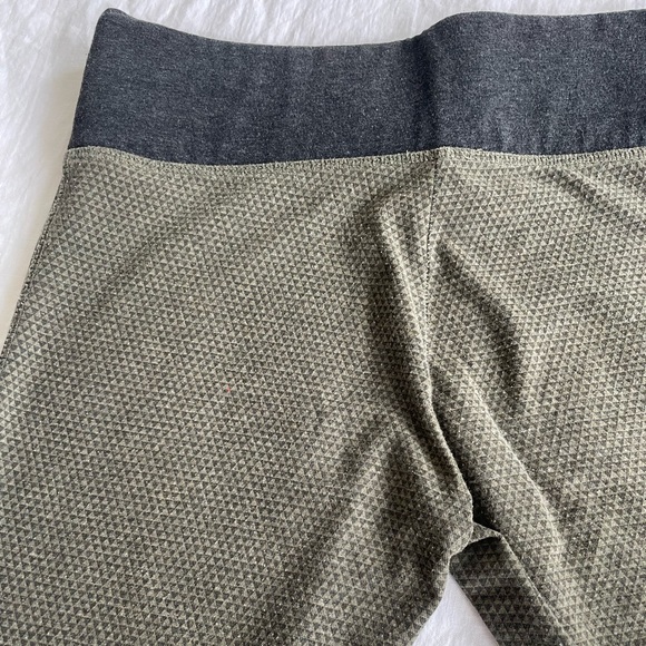 Victoria’s Secret The Everywhere Legging - Picture 7 of 7